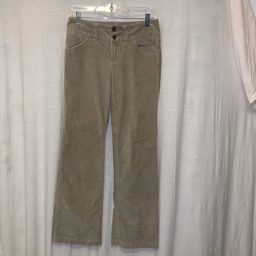The Christie Fit corduroy pants. Size 4